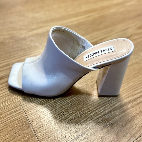 STEVE MADDEN Tule Block Heel Sandal - Picture 3 of 11